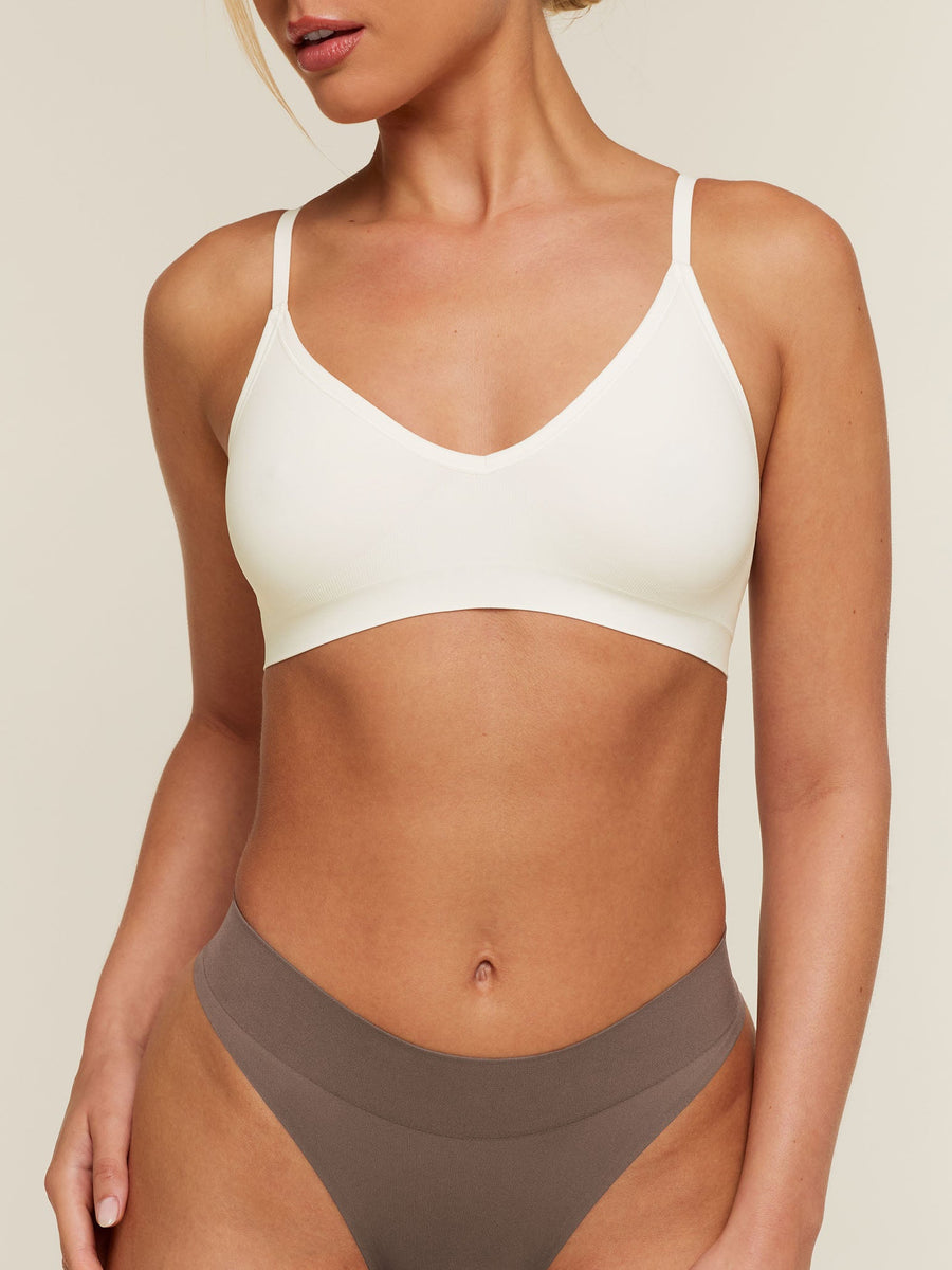 Gymshark FeatherForm™ V-Neck Bralette — Soft White — 5