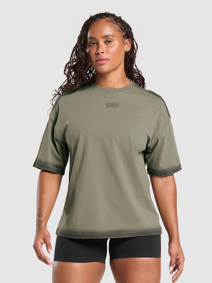 Gymshark Gains Washed Heavyweight Cotton T-Shirt — Base Green/Strength Green/Spray Dye — 5