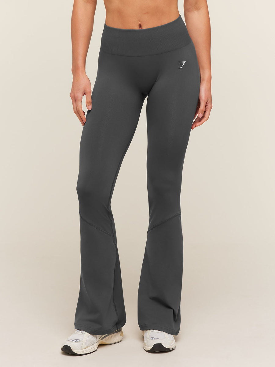 Gymshark Everyday Seamless Flared Leggings — Onyx Grey — 1