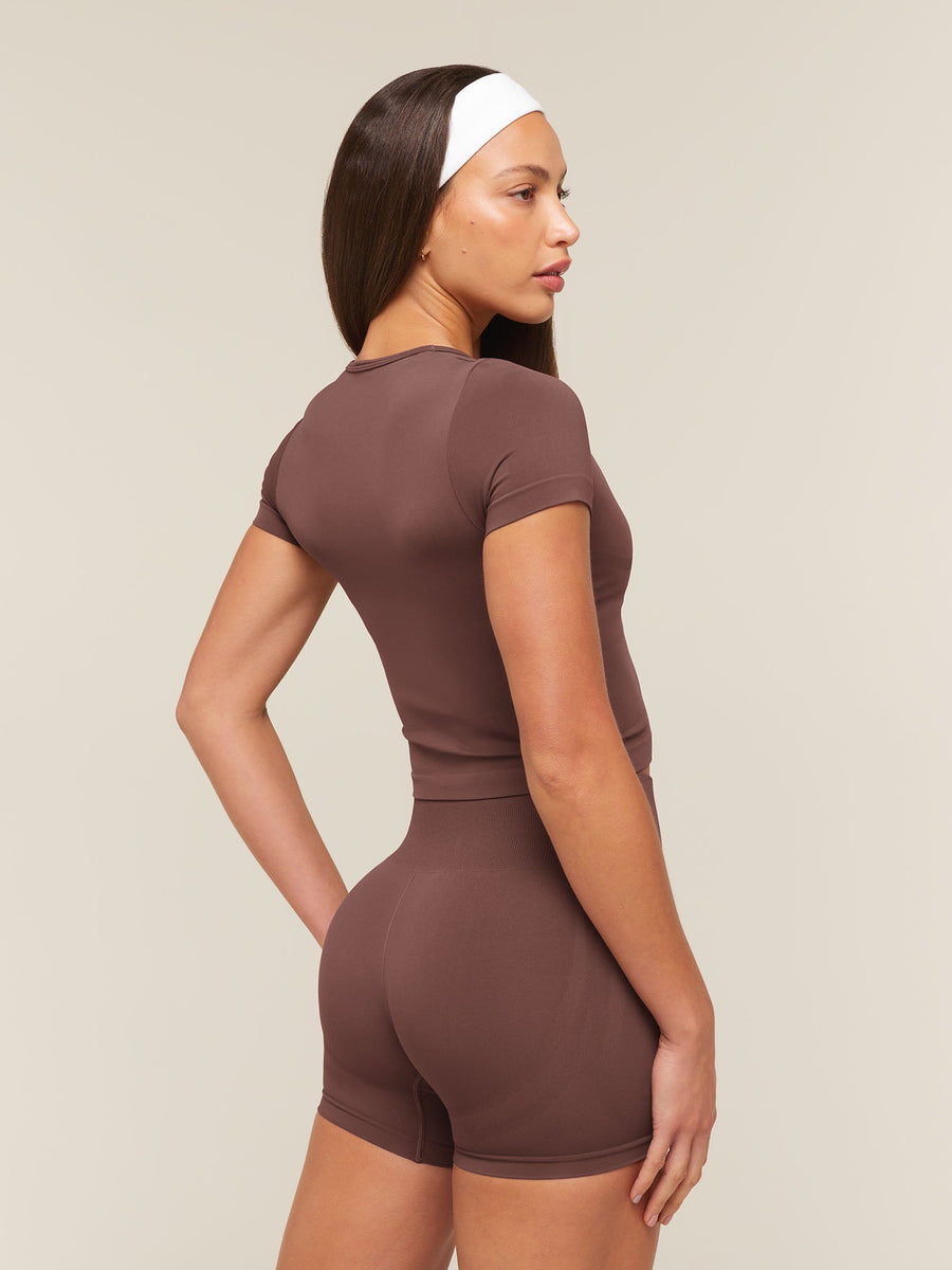 Gymshark Everyday Seamless Tight Fit Crew Neck Tee — Espresso Brown — 2