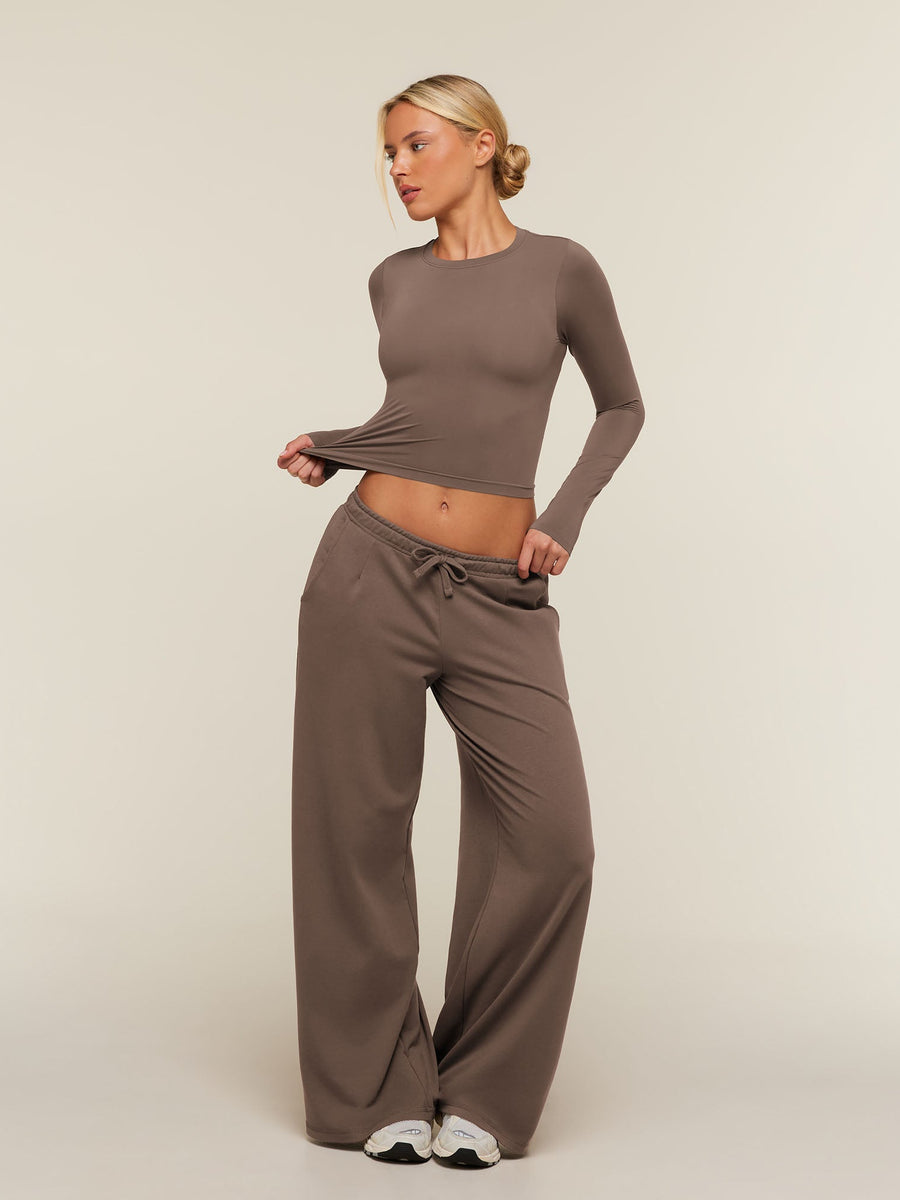 Gymshark FeatherForm™ Long Sleeve T-Shirt — Soft Brown — 4