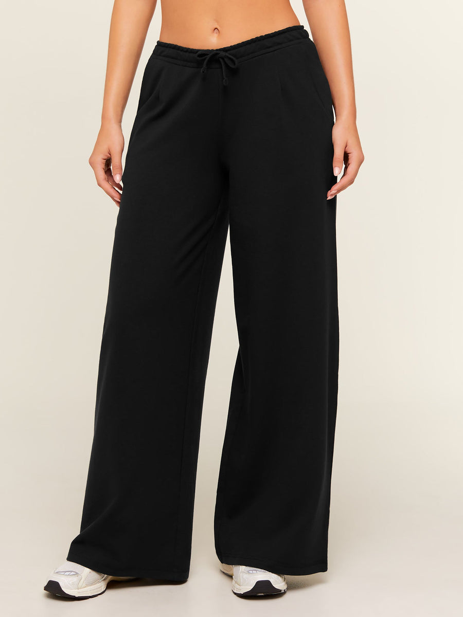 Gymshark Lightweight Wide Leg Pants Regular — Black — 1