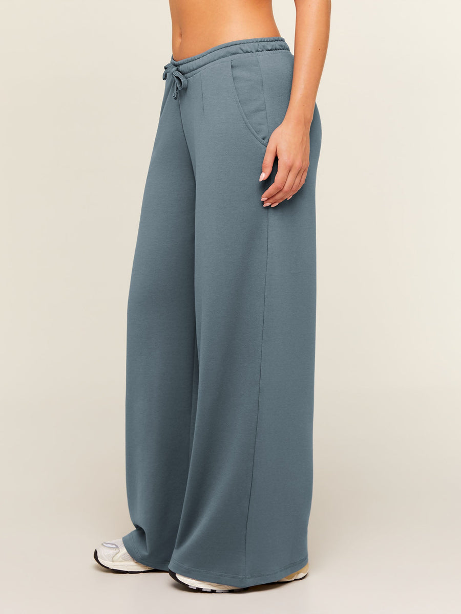 Gymshark Lightweight Wide Leg Pants Regular — Iron Blue — 4