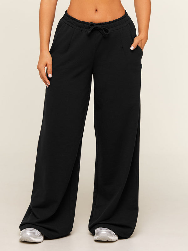 Gymshark Lightweight Wide Leg Pant Short — Black