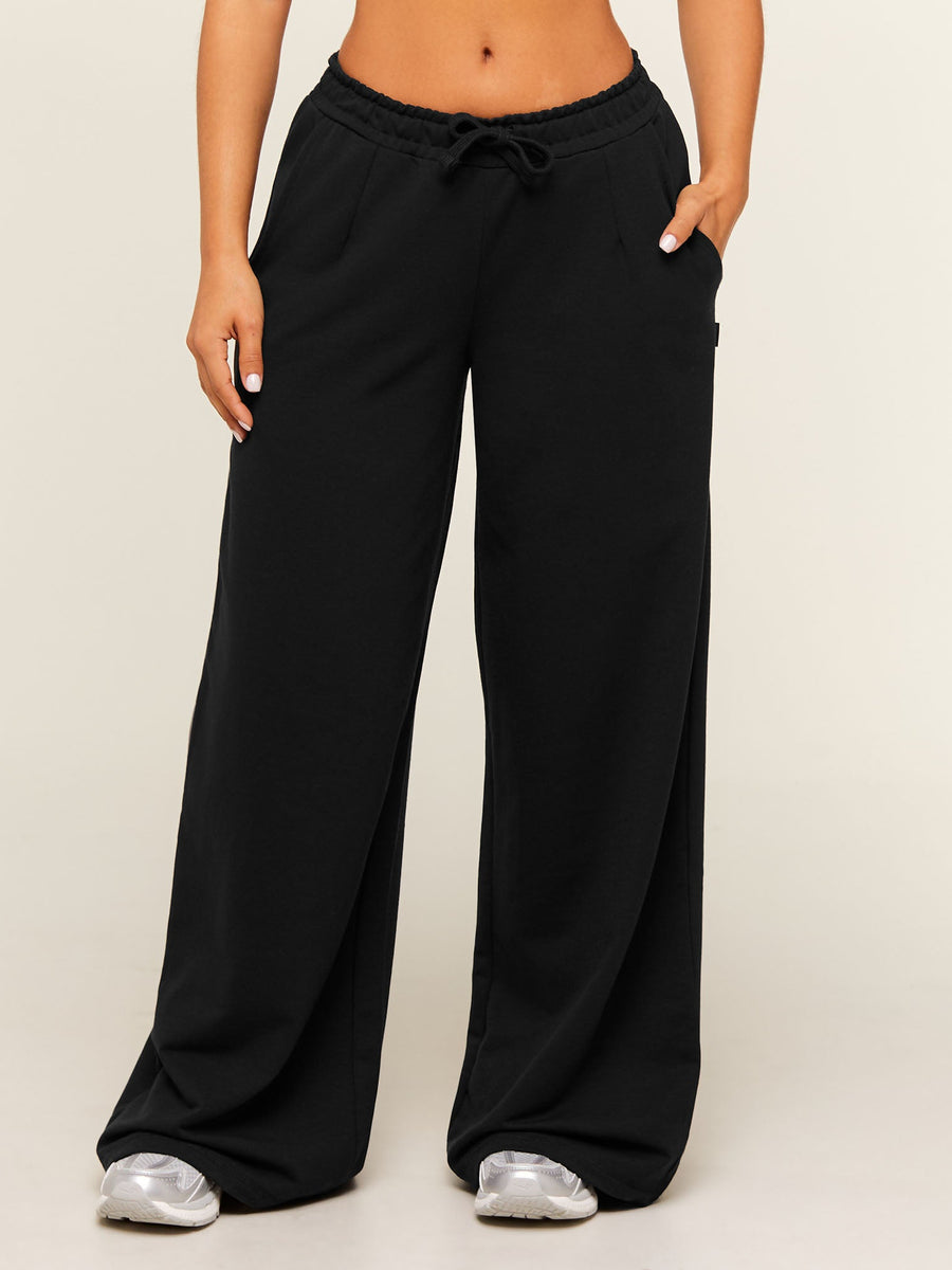 Gymshark Lightweight Wide Leg Pant Short — Black — 1