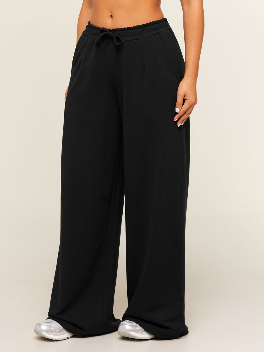 Gymshark Lightweight Wide Leg Pant Short — Black — 4