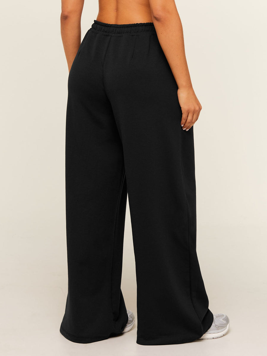 Gymshark Lightweight Wide Leg Pant Short — Black — 3