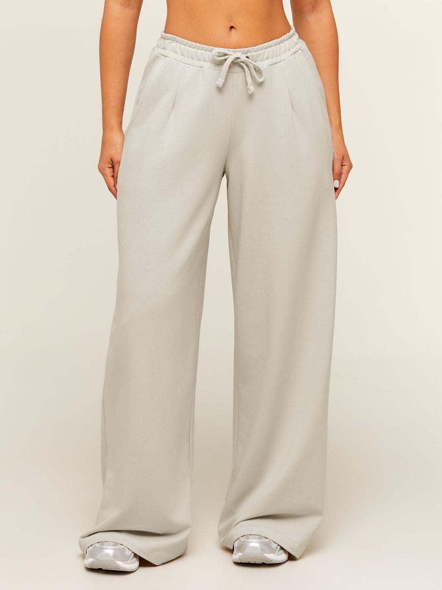 Gymshark Lightweight Wide Leg Pant Short — Pebble Grey — 1