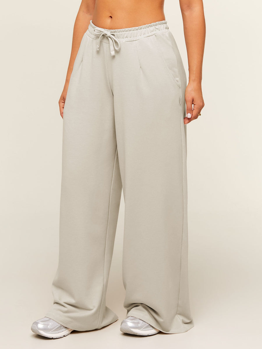 Gymshark Lightweight Wide Leg Pant Short — Pebble Grey — 4