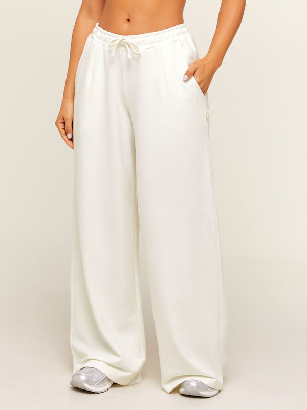 Gymshark Lightweight Wide Leg Pant Short — Soft White