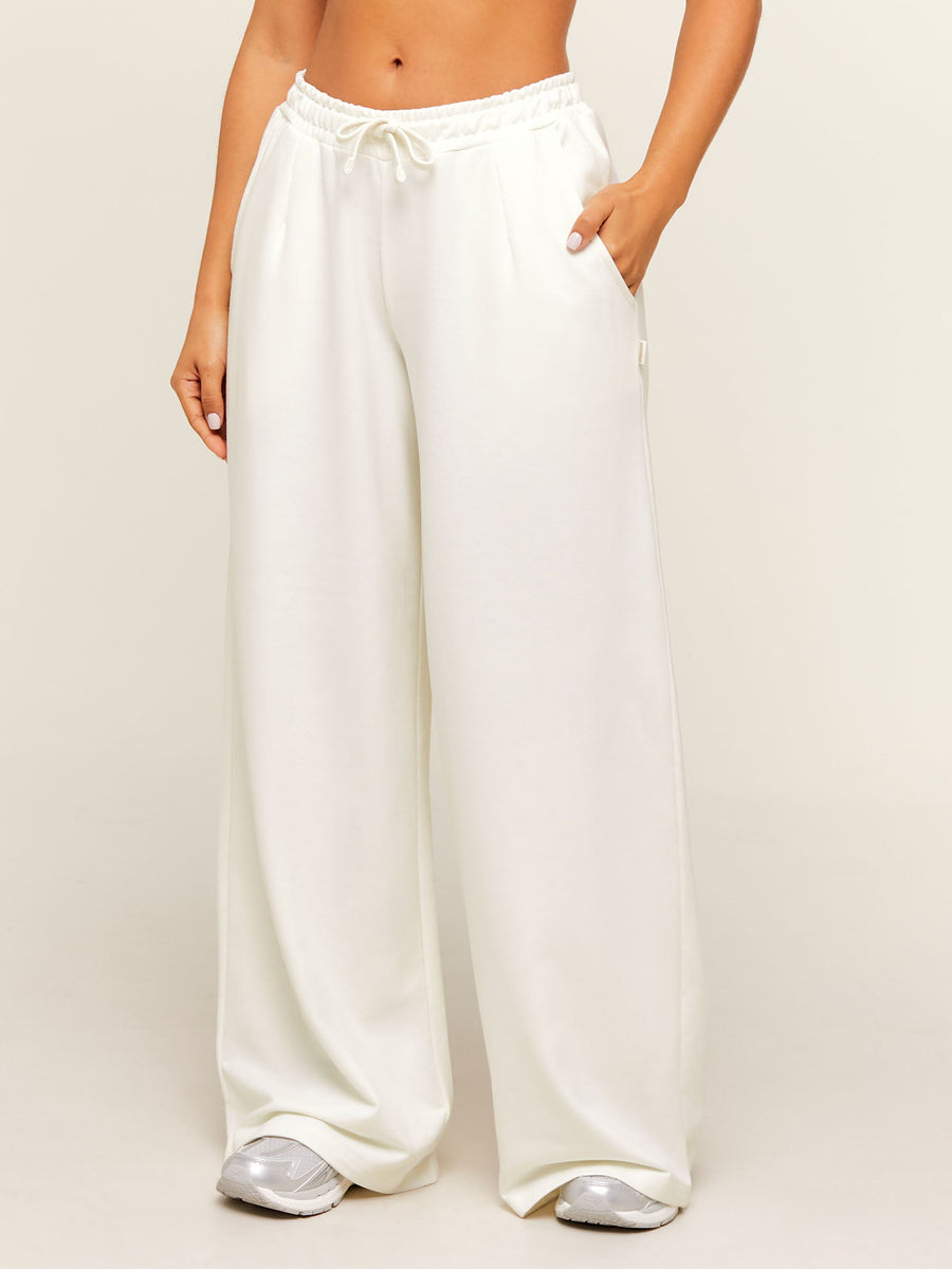Gymshark Lightweight Wide Leg Pant Short — Soft White — 1