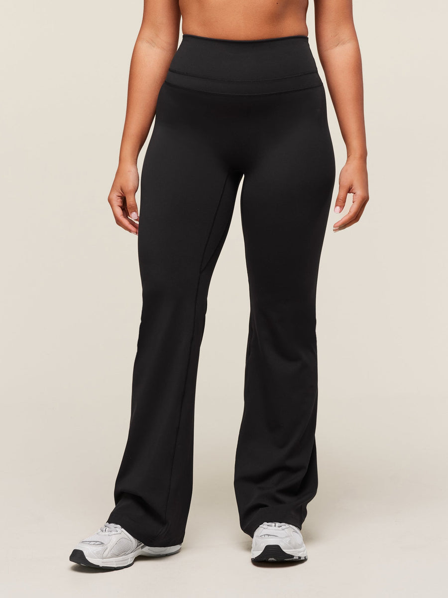 Gymshark Whitney Short Flared Legging — Black — 1
